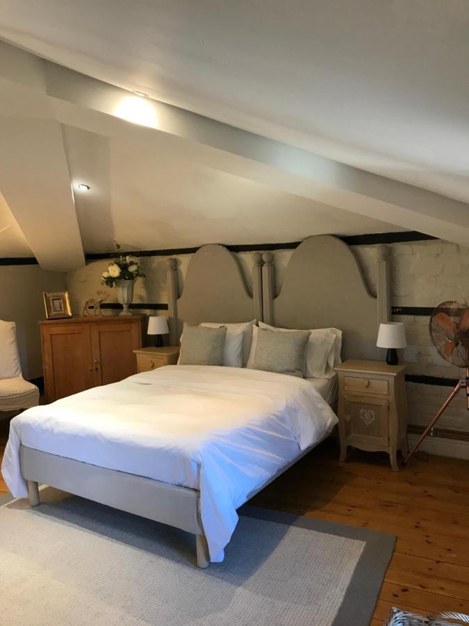The Clockhouse Apartment โอลด์วินด์เซอร์ ภายนอก รูปภาพ