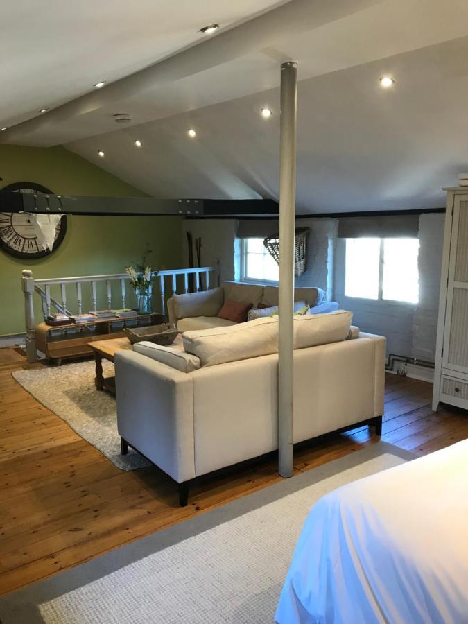 The Clockhouse Apartment โอลด์วินด์เซอร์ ภายนอก รูปภาพ