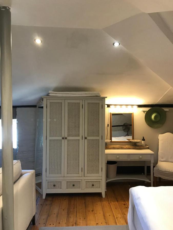 The Clockhouse Apartment โอลด์วินด์เซอร์ ภายนอก รูปภาพ